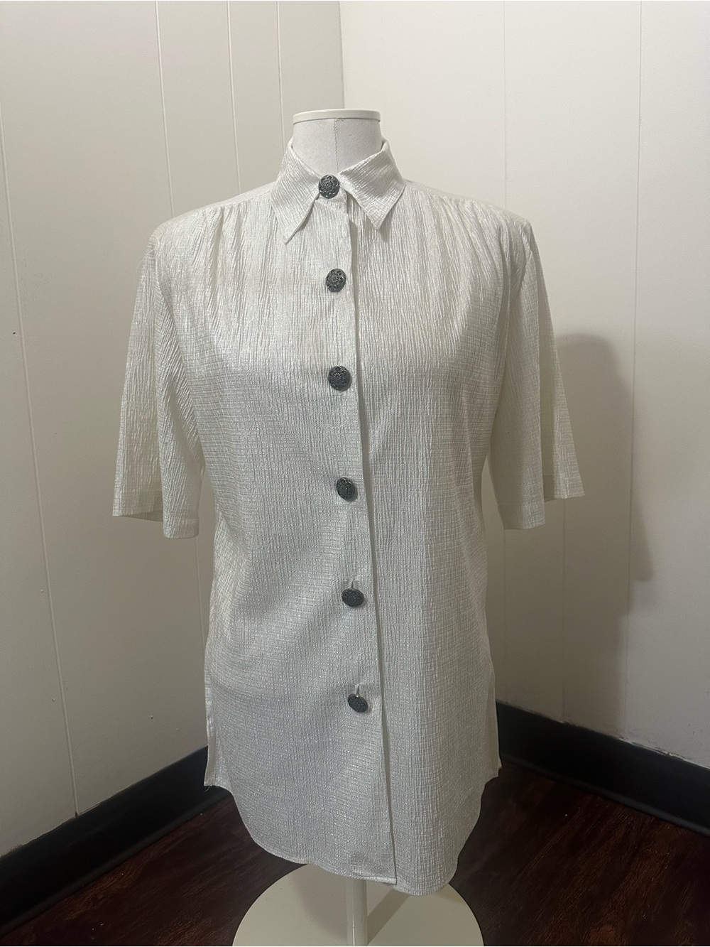 Vintage Y2K Era Classic Crisp Textured Button-Front White Blouse